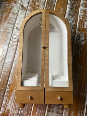 NWT Wooden Arched Jewelry Display Cabinet Handle Hardware Missing